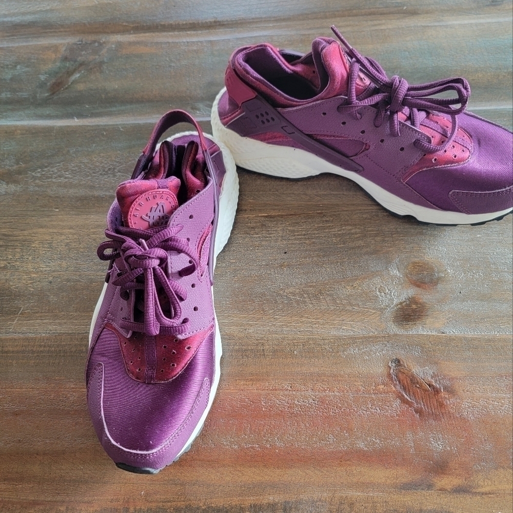 NIKE AIR Huarache Run Mulberry  Fuchsia Color Women's Sneakers Tennis Shoes Sz 9 - Picture 4 of 4